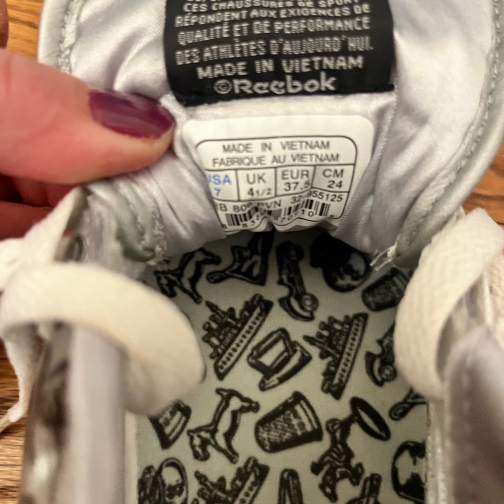 Collectible 2008 Reebok Classic Hasbro Monopoly Collection Womens Size 7 - Picture 7 of 15